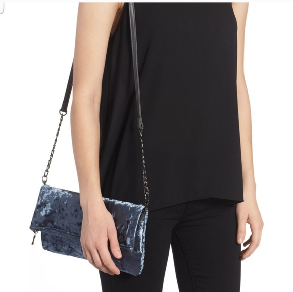 Sole Society Velvet fold over clutch - Picture 4 of 7